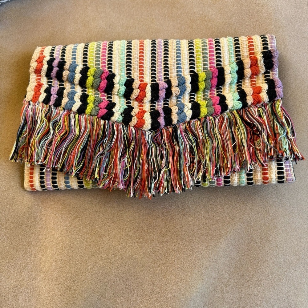 Stella & Dot Taj Clutch. Multi Color Woven Snap Closure Clutch NWOT - Picture 2 of 6